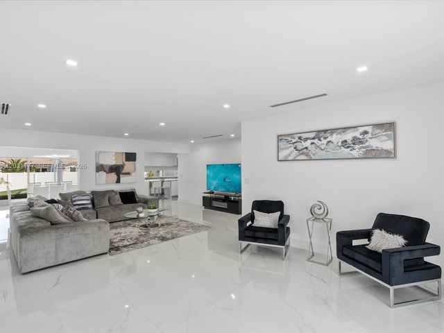 4901 Grant Street, Hollywood, FL 33021