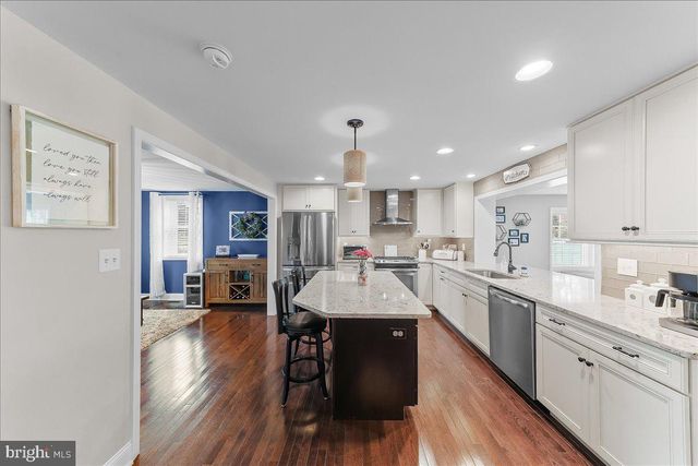9 PICKWICK LN, Newtown Square, PA 19073