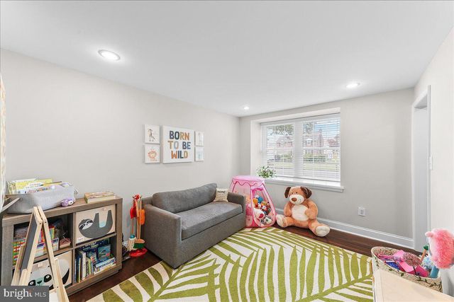 9 PICKWICK LN, Newtown Square, PA 19073