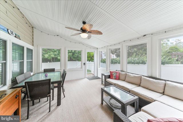 9 PICKWICK LN, Newtown Square, PA 19073