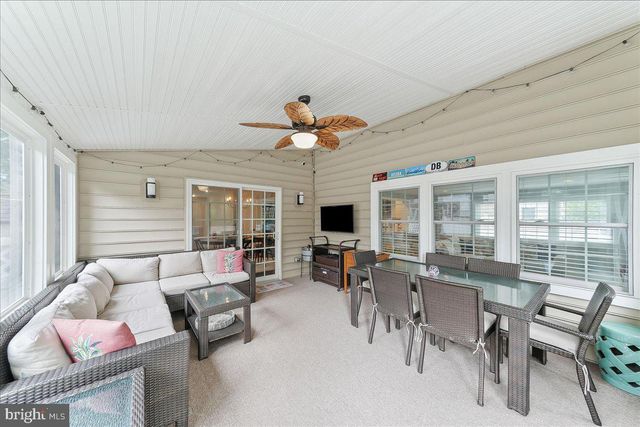 9 PICKWICK LN, Newtown Square, PA 19073