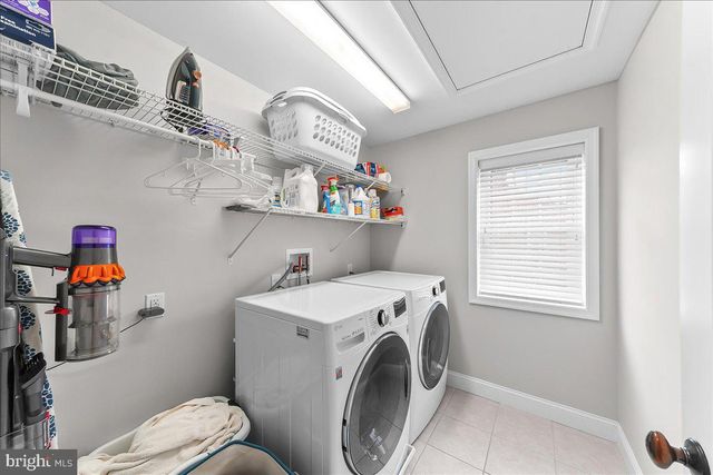 9 PICKWICK LN, Newtown Square, PA 19073