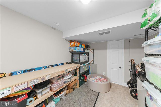 9 PICKWICK LN, Newtown Square, PA 19073