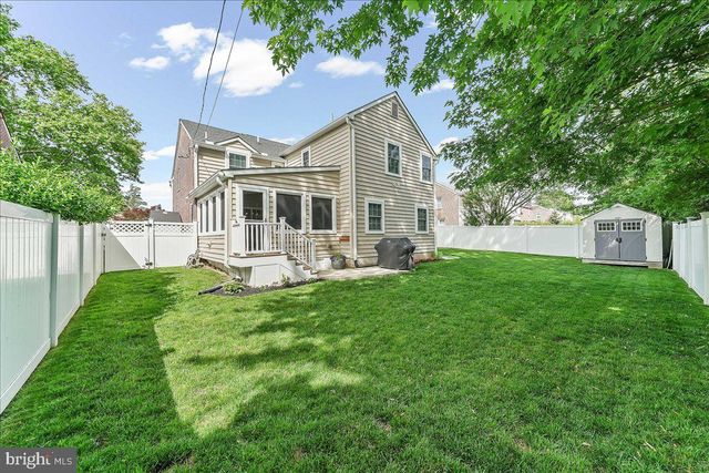 9 PICKWICK LN, Newtown Square, PA 19073