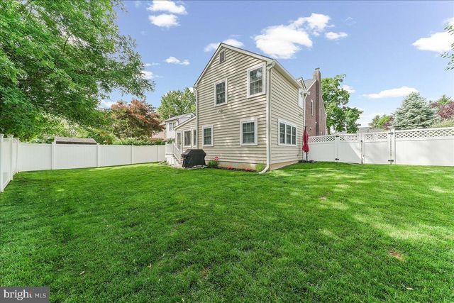 9 PICKWICK LN, Newtown Square, PA 19073