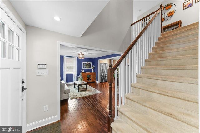 9 PICKWICK LN, Newtown Square, PA 19073