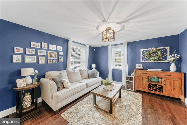 9 PICKWICK LN, Newtown Square, PA 19073