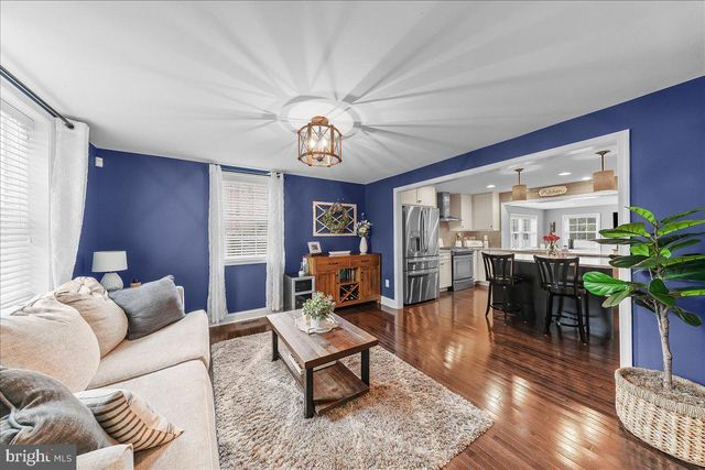 9 PICKWICK LN, Newtown Square, PA 19073