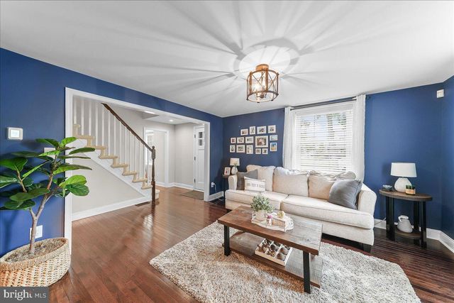 9 PICKWICK LN, Newtown Square, PA 19073