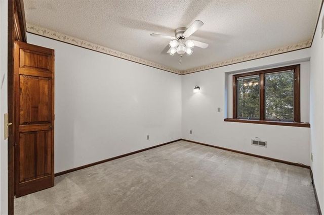 22020 171 Street, Basehor, KS 66007