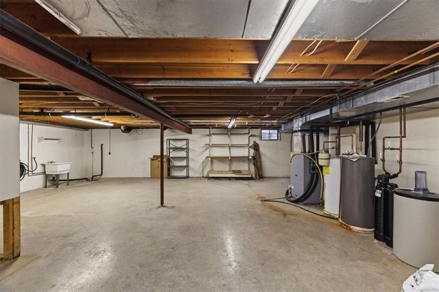 22020 171 Street, Basehor, KS 66007