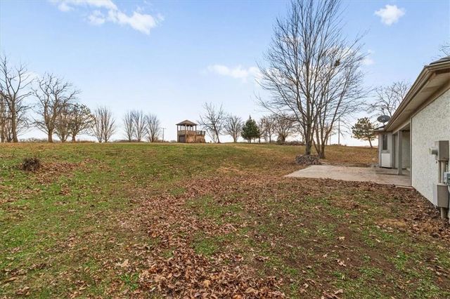 22020 171 Street, Basehor, KS 66007