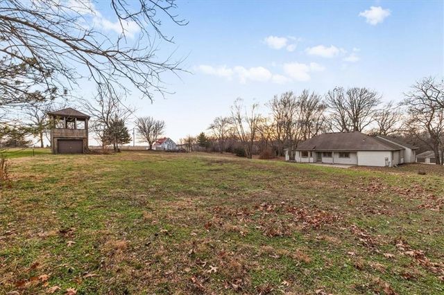 22020 171 Street, Basehor, KS 66007