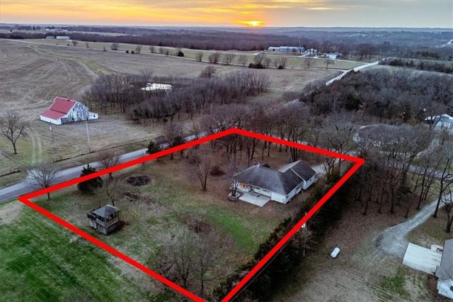 22020 171 Street, Basehor, KS 66007