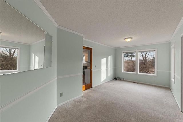 22020 171 Street, Basehor, KS 66007