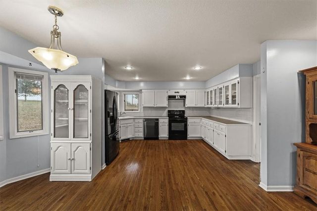 22020 171 Street, Basehor, KS 66007