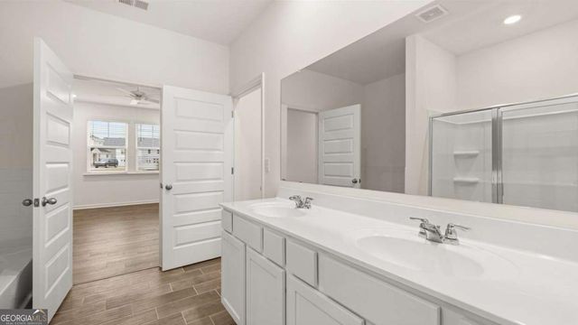 556 SILVER MOON Drive, Loganville, GA 30052