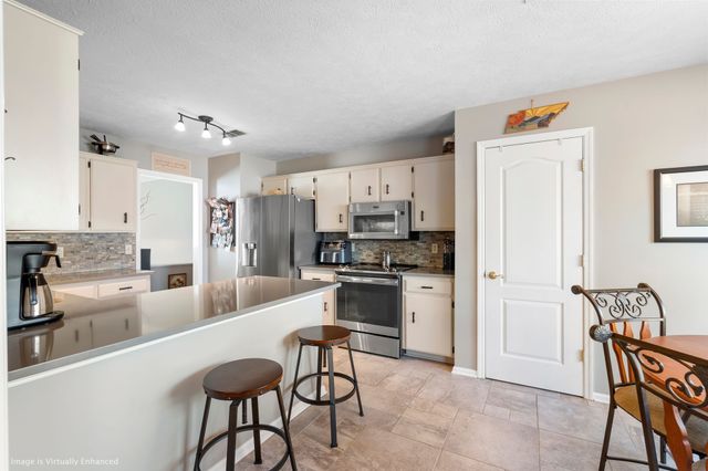 301 Oakwood Cv, La Vergne, TN 37086