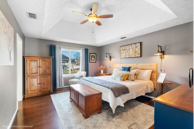 301 Oakwood Cv, La Vergne, TN 37086