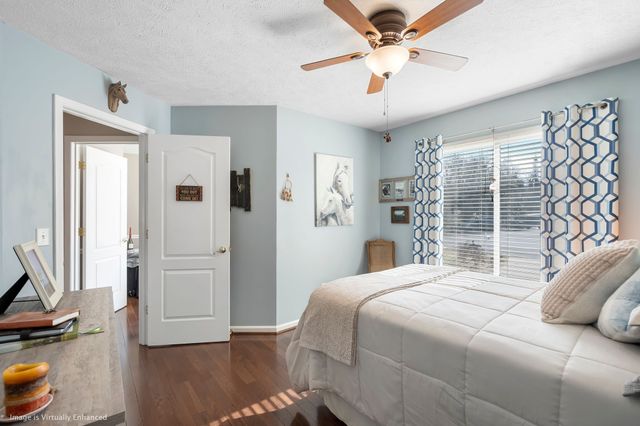 301 Oakwood Cv, La Vergne, TN 37086