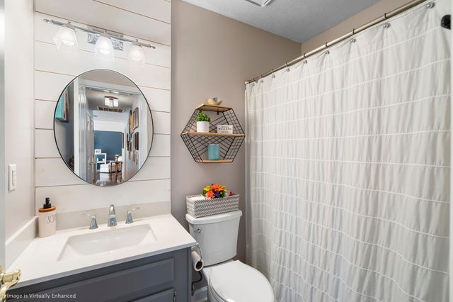 301 Oakwood Cv, La Vergne, TN 37086