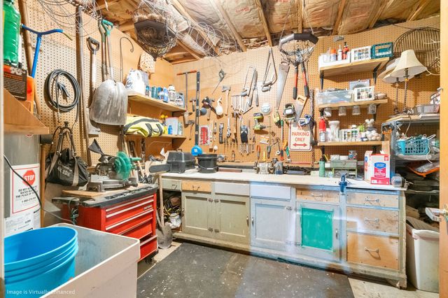 301 Oakwood Cv, La Vergne, TN 37086