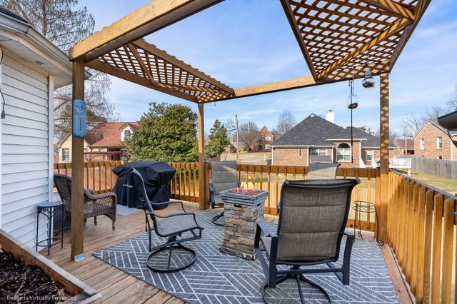 301 Oakwood Cv, La Vergne, TN 37086