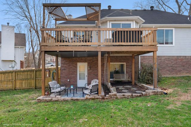 301 Oakwood Cv, La Vergne, TN 37086