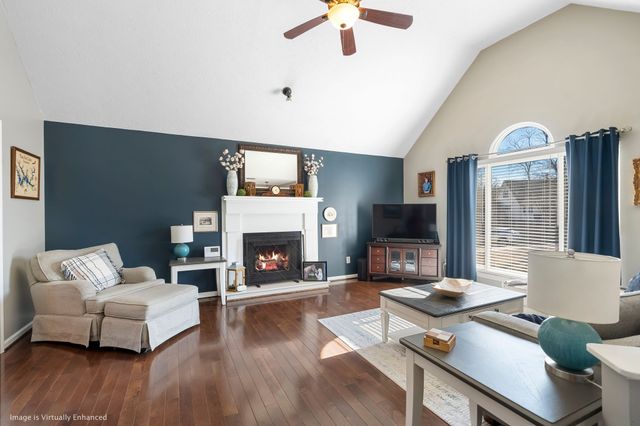 301 Oakwood Cv, La Vergne, TN 37086