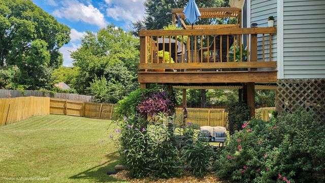 301 Oakwood Cv, La Vergne, TN 37086
