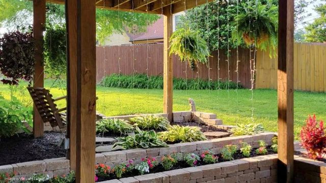 301 Oakwood Cv, La Vergne, TN 37086