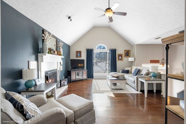 301 Oakwood Cv, La Vergne, TN 37086