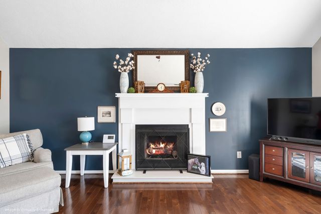 301 Oakwood Cv, La Vergne, TN 37086