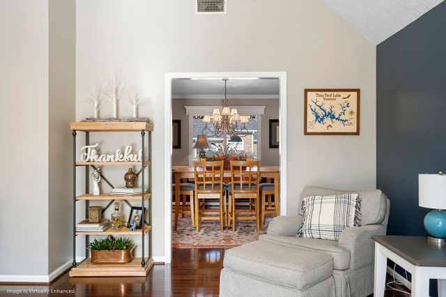 301 Oakwood Cv, La Vergne, TN 37086