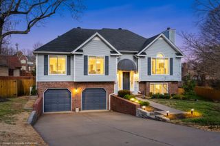 301 Oakwood Cv, La Vergne, TN 37086