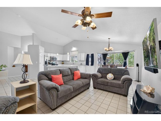 9457 Steele Dr, Thornton, CO 80229