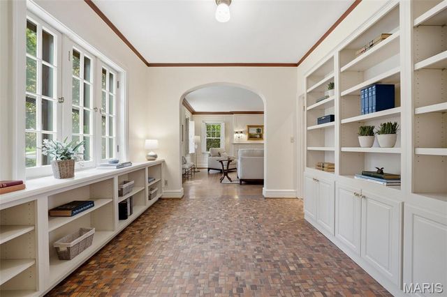 444 Sherwood Drive, Webster Groves, MO 63119