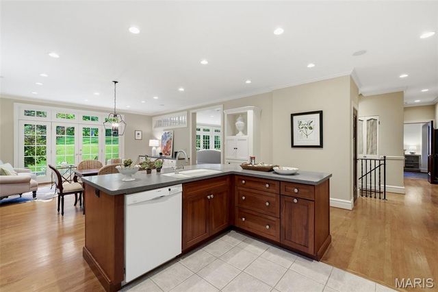 444 Sherwood Drive, Webster Groves, MO 63119