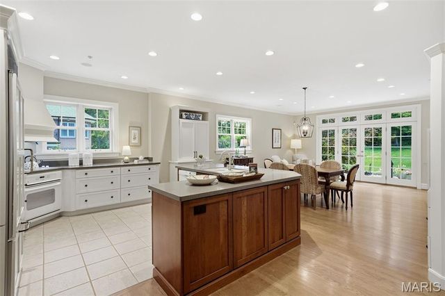 444 Sherwood Drive, Webster Groves, MO 63119