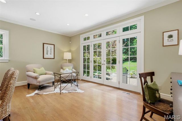 444 Sherwood Drive, Webster Groves, MO 63119