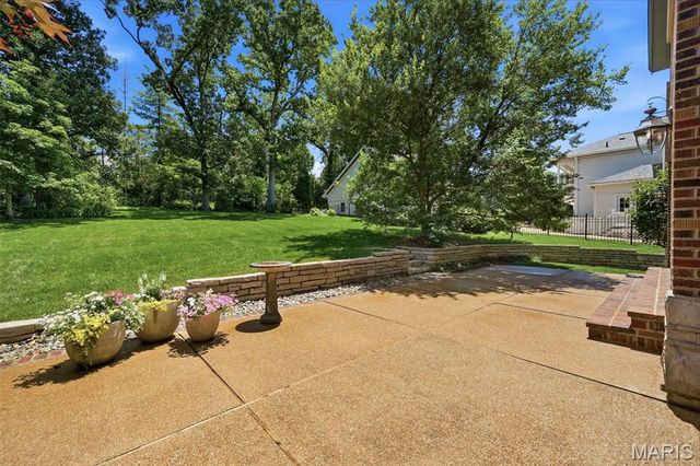 444 Sherwood Drive, Webster Groves, MO 63119