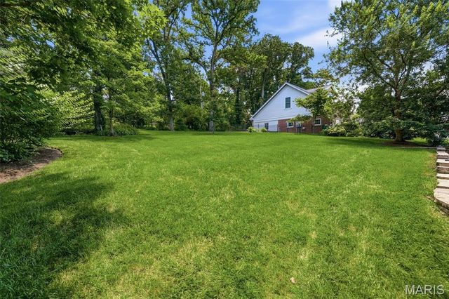 444 Sherwood Drive, Webster Groves, MO 63119