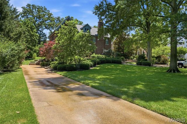 444 Sherwood Drive, Webster Groves, MO 63119