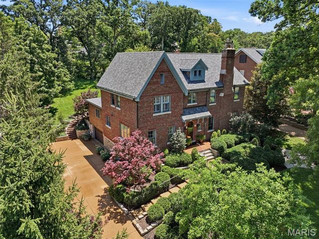 444 Sherwood Drive, Webster Groves, MO 63119