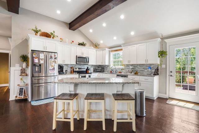 58 Lake Ridge Road, Somerset, KY 42503