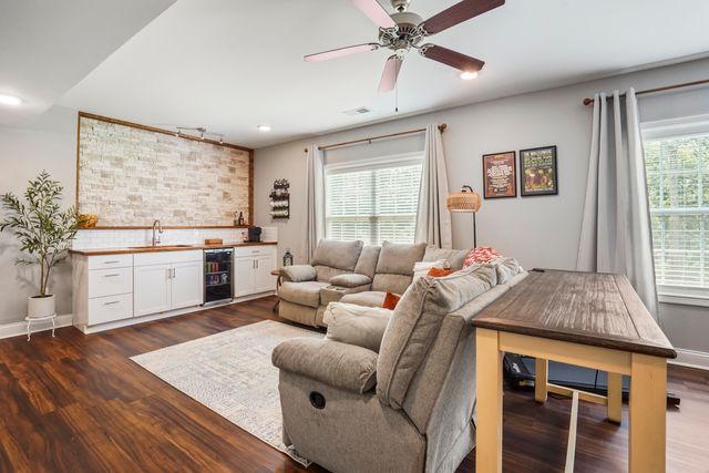 58 Lake Ridge Road, Somerset, KY 42503