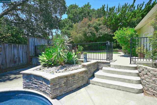 731 Hamilton Dr, Pleasant Hill, CA 94523
