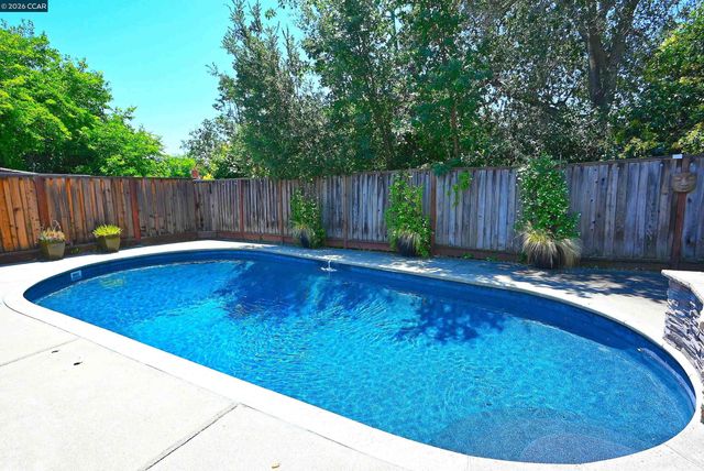 731 Hamilton Dr, Pleasant Hill, CA 94523