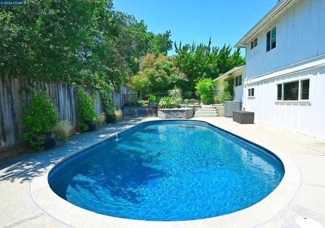 731 Hamilton Dr, Pleasant Hill, CA 94523