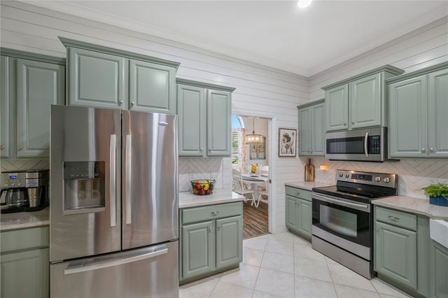 406 RUBY LAKE PLACE, Winter Haven, FL 33884